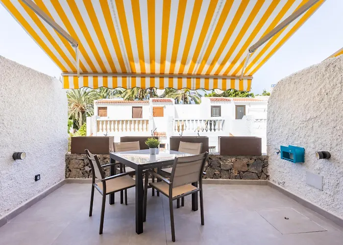 Home2book Charming Costa Adeje, Pool&terrace 플라야데라스아메리카스